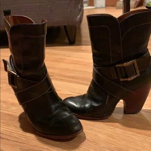 FRYE black leather booties 7M